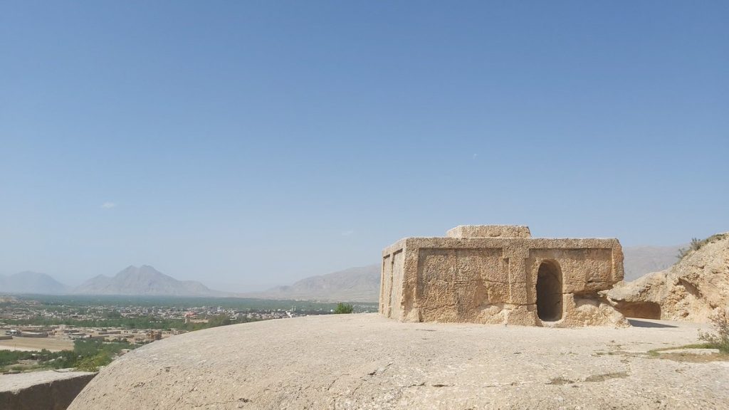 تخت رستم سمنگان